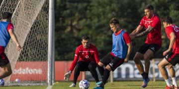 LAJM I FUNDIT/ Ja se kur do të bashkohet Armando Broja me Kombëtaren, Myrto Uzuni humbet ndeshjen me Islandën