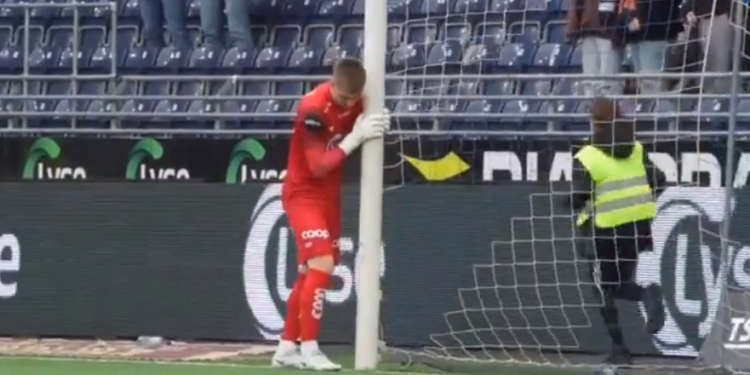 VIDEO/ Shqipëria duhet t’i hapë sytë mirë! Portieri i Islandës lë nam në gjithë botën