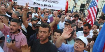 “Republika” Astir-Paskuqan-Babrru-5Maj , si model i Berishës