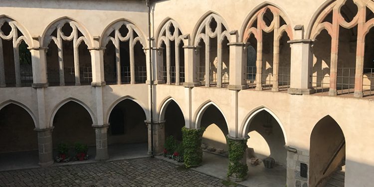 Video/ Njihuni me kështjellën e mallkuar! Kush e viziton, vdes një vit më pas në të njëjtën ditë