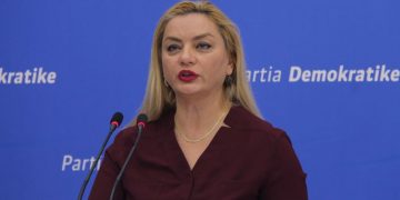 Çështja e Berishës non-grata s’ekziston: Protesta i dha përgjigjie Amerikës! Albana e “non Bijes” me shokë e shoqe mposht “imperializmin” amerikan