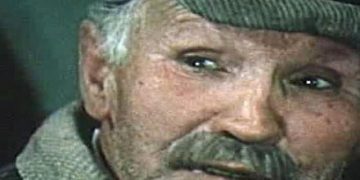 Mevlan Shanaj tregon historinë prekëse të aktorit Mihal Stefa: Jetonte vetëm në një kasolle e s’ankohej, më mbeti peng jeta e tij e trishtë