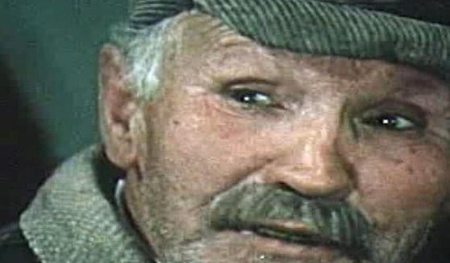 Mevlan Shanaj tregon historinë prekëse të aktorit Mihal Stefa: Jetonte vetëm në një kasolle e s’ankohej, më mbeti peng jeta e tij e trishtë