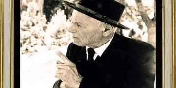 I madhi  Lasgush Poradeci: Një pjesë e njerëzisë që s’ka histori, një grup njerëzor që s’ka traditë është masë, është turmë, është popullatë,  por nuk është komb