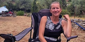 FOTOT/ “Kuaj, lopë, dhi në rrugë: Panoramë e jashtëzakonshme dhe pleq që dinë anglisht! Rrëfimi i profesores gjermane, për pushimet në Shqipëri