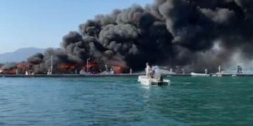 Video/ Shtëllunga të mëdha tymi dhe flakë: Çfarë po ndodh në Korfuz?!