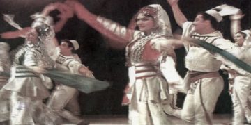Kur po kërceja me marinarin rus te “Vollga” vëllai im u vërsul si i tërbuar drejt nesh dhe… Historia e panjohur e balerinës me futbollistin e ‘Dinamo’-s, që tronditi Tiranën