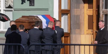 I jepet lamtumira e fundit Mikhail Gorbachev, mijëra qytetarë marrin pjesë në funeral