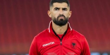 Ia vë fajin të rinjve që nuk ndiejnë fanellën: Ja gafat e Elseid Hysajt me Shqipërinë në “finalet” e Kombëtares