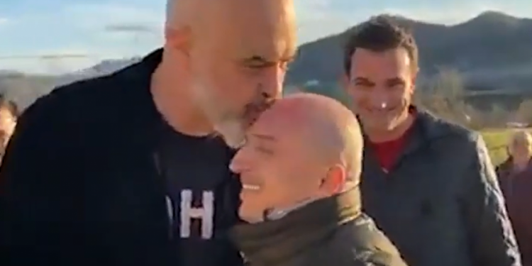 Mafiozi Pëllumb Salillari kompleks pa leje në Tiranë, i konfiskohen pallatet, por oligarku nuk arrestohet, vijon të marrë para publike, dënohen vetëm qytetarët e thjeshtë