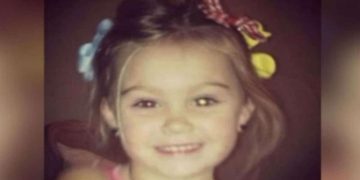 Nëna postoi një foto të vajzës në rrjetet sociale, por ndjekësit kuptuan se diçka nuk shkonte me vogëlushen