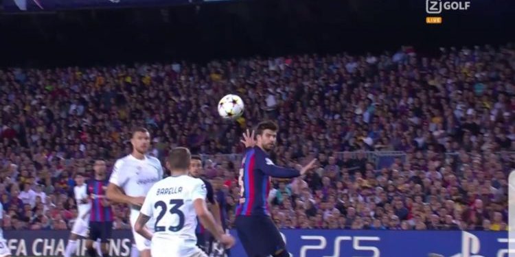 “Rrini të qetë”! Pique bën veten meme te goli i Interit, të gjithë tallen me mbrojtësin e Barcelonës