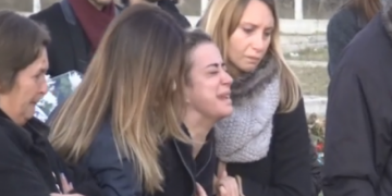 “Do jepja edhe jetën time…”! Do të festonte ditëlindjen, këngëtarja e njohur shqiptare rrëqeth me fjalët për vëllain e ndjerë