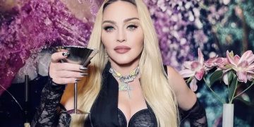 Mirësevini ku*rva! Madona iu hap rrugën Kim Kardashian dhe Miley Cyrus