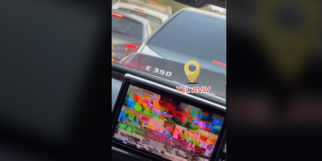 VIDEO/ Rama bllokohet në trafik në Tel Aviv, mesazh shqiptarëve: Ankohuni për Tiranën ju, këtu nuk e çan njeri