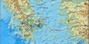 Greqi zgjohet nga lëkundjet e një termetit të fortë: Banorët rrëfejnë për një zhurmë gjatë lëkundjes, ja epiqendra