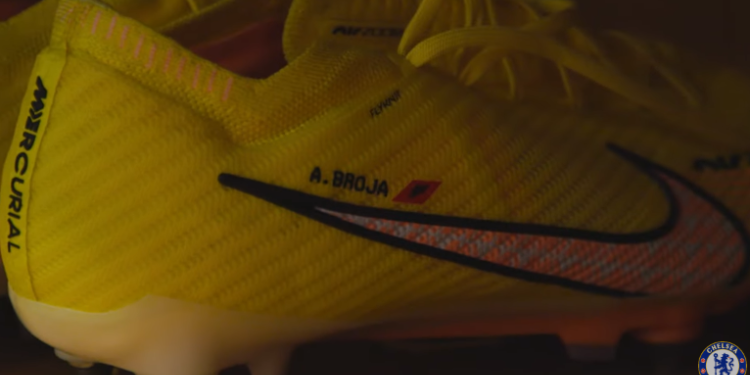 VIDEO/ Chelsea tregon pamjet që nuk ishin në transmetim, nga këpucët e Armando Brojës me flamurin e Shqipërisë te takimi me trajnerin pas golit