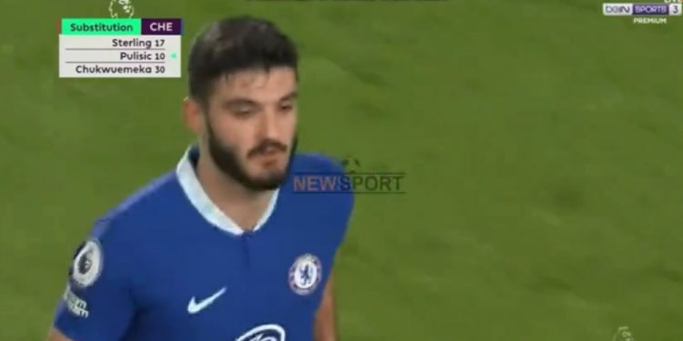 VIDEO/ 60 minuta si titullar, Broja lë fushën mes duartrokitjeve