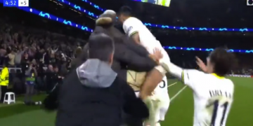 VIDEO/ Conte po festonte si i çmendur për golin e minutës së 97 dhe VAR e anulon, shihni skenat e pazakonta te Totenham-Sporting