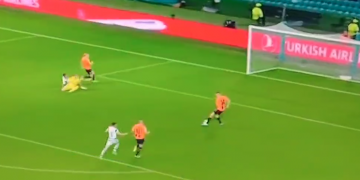 VIDEO/ Nuk kishte as portier dhe sulmuesi nuk shënon dot, dështimi më i madh i historisë së Champions League mbërriti sot në mbrëmje