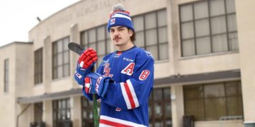 Shqiptari që po “çmend” Amerikën! Lojtari më i pëlqyer i momentit pasi grushtoi 31-vjeçarin e “urryer”