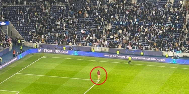 VIDEO/ Skena e Shqipërisë ndodh te Atletiko Madrid! Tifozët shajnë ekipin nga rezultatet, vetëm një lojtar u qëndron përballë i përlotur për 5 minuta