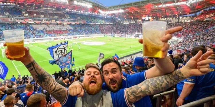 Në fillim nuk e lejonin! Birra kthehet në biznes tani në Katar, ja shifra e çmendur për të cilën do të shitet