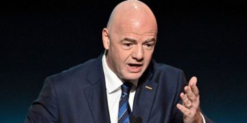 Botërori në Katar dhe protestat para eventit, FIFA letër skuadrave: Mos lejoni që futbolli të tërhiqet zvarrë nga asnjë