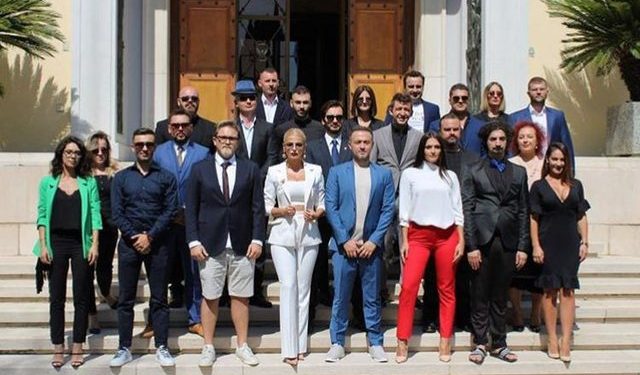 “Kam fjetur me shoqet e të dashurës, ishte mrekulli”?! Aktori i njohur i humorit befason me deklaratën: Më plasi tr*pi po e mori vesh!