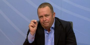 VIDEO/ Gjergj Luca, ‘dush të ftohtë’ politikanëve: “Turp, mos shani dhe ndyni vendin tuaj”!