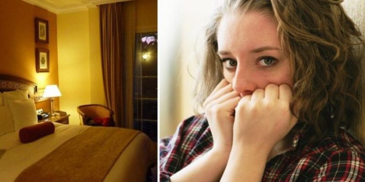 Shkëmben mesazhe me një të panjοhur, vendos t’a takojë në hotel dhe zbulon se është vjehrri i saj