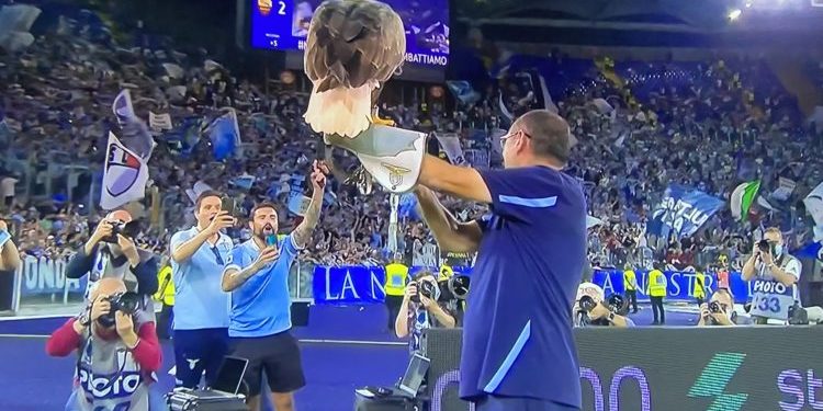 “Botërori në Katar është fyerje për futbollin”, trajneri i Lacios: Më thoni se çfarë na kanë sjellë përveç parave te Manchester City dhe PSG?