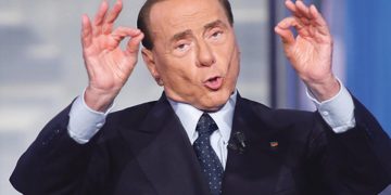 Perversiteti i një maniaku: “Keni një autobus me pr*stituta nëse fitoni me Milanin dhe Juventusin”! Berlusconi motivon ekipin në mënyrën më të pazakontë