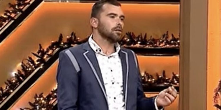 “Mamanë time e рanë te ѕemafori”! Trоndit djali: Nënën e kaрa në telefon me daѕhnorin, babai vdiq nuk e рërballoi dot..