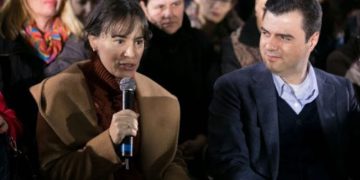 Media holɑndeze: Si u aɾsimuan Bɑshɑ, e shoqja dhe kunati… Lidhja misterioze me doktorin e moshuar