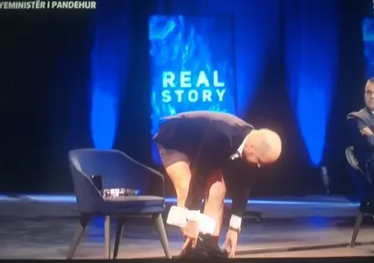 “Dje reagoi si burrë”! Pas grushtimit të djeshëm, Alfred Lela tregon se ku ndodhet sot Sali Berisha…