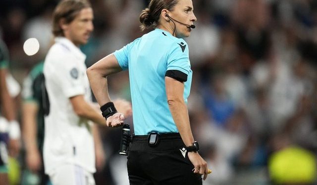 Kosta Rika-Gjermani: Ndeshja e parë në historinë e Kupës së Botës për meshkuj me 3 gjyqtare femra