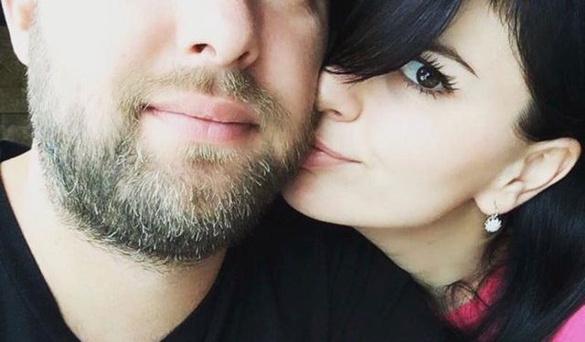 Ish burri kërkon të fusë në burg Rudina Dembacajn, falsifikoi letrat duke u larguar me fëmijët jashtë vendit, po tentohet mbyllja e dosjes nga Frroku