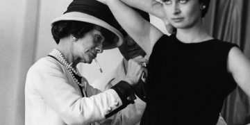 Historia e Coco Channel, nga vetmia e thellë në jetimore tek legjenda e klasit