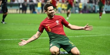 Portugalia tupëron Zvicrën, luzitanët në çerekfinale ndërsa Spanja turpërohet nga Maroku