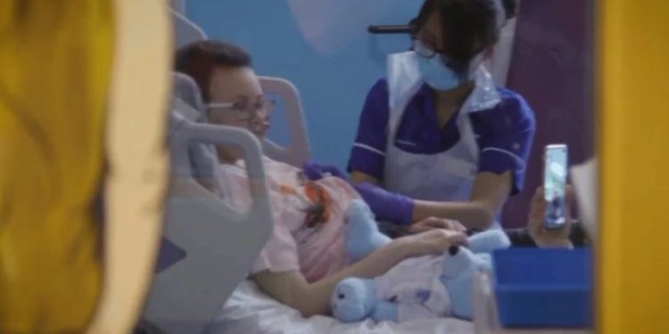 Vuante nga kanceri i pashërueshëm, teknologjia e re shpëton mrekullisht vajzën