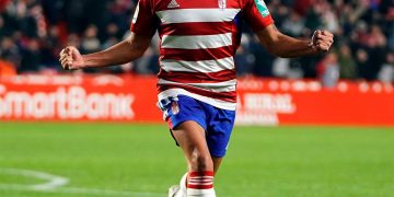 VIDEO/ Arkivon dy golat e radhës! Myrto Uzuni si Granit Xhaka: Shan në shqip duke festuar