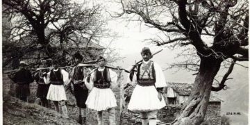 Janinë 1873: Fustanella, veshja e shqiptarëve që u rrëmbye nga të vetquajturit grekë