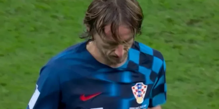 “Standing ovation” për një legjendë, Modriç e mbyll mes lotësh historinë e tij në Botëror