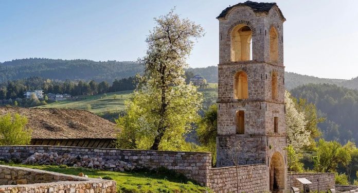 ”National Geographic”: Afresket e mrekullueshme të Voskopojës, Parisit të Ballkanit