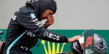 “Më hidhnin banane dhe më thërrisnin zezak”! Një kampion si Hamilton rrëfen të kaluarën e hidhur