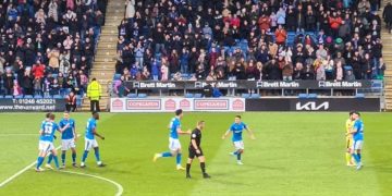 Armando Dobra shënon golin e parë për 2023 nga legjionarët e Kombëtares, në Angli e tregojnë duke fluturuar me shqiponjë