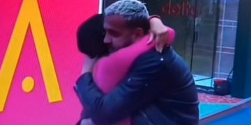 “Drita ime”! Luizi del nga izolimi, Kiara me shpejtësi i hidhet në krahë: Puthje e përqafime mes tyre (VIDEO)