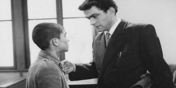 “Si ndryshova emrin për shkak të titrimit nga kinezët”! Rrëfehet Timo Flloko: Pse filmat në Shqipëri gjithmonë kishin personazhe që u dublonin rolet?!