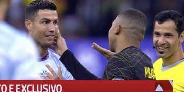 VIDEO/ Takim me idhullin! Mbape prek Ronaldon për t’i kontrolluar shenjën në fytyrë, afrimiteti që nuk e pati kurrë me Mesin